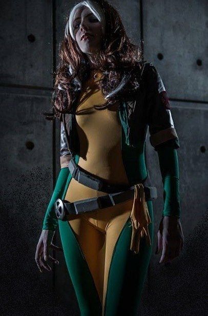 Legit, hyper realistic, Rogue Cosplay! Rogue Cosplay, Gambit X Men, Rare Comic Books, Marvel Rogue, Cosplay Photography, Marvel Cosplay, Cosplay Tutorial, Male Cosplay, Amazing Cosplay