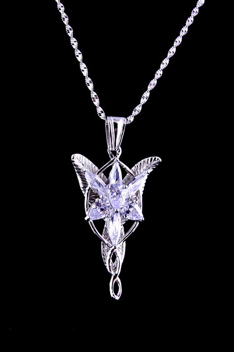 evenstar necklace/ lotr Lotr Necklace, Galadriel Lotr, Evenstar Necklace, Lotr Jewelry, Galaxy Princess, Money Edit, Random Aesthetic Things, Lord Of The Rings Tattoo, Rings Tattoo