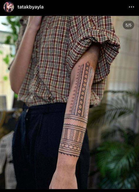 Choctaw Indian Art, Filipino Arm Sleeve Tattoo, Native Filipino Tattoo, Traditional Philippine Tattoo, Traditional Indonesian Tattoo, Filipino Tribe Tattoo Women, Ilocano Tattoo, Batok Tattoo Design, Igorot Tattoo