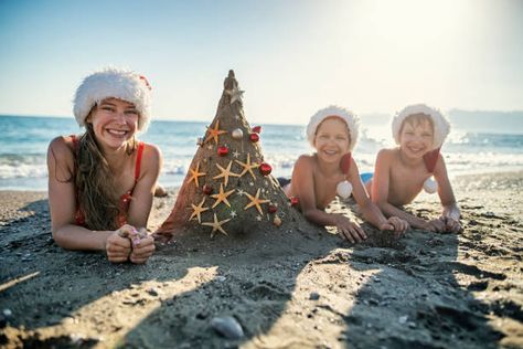 Beach Christmas Photos, Beach Christmas Pictures, Christmas Beach Photos, Serenity Aesthetic, Hello 2025, Beach Christmas Card, Christmas Family Photoshoot, Hawaii Christmas, Christmas Stock Photos