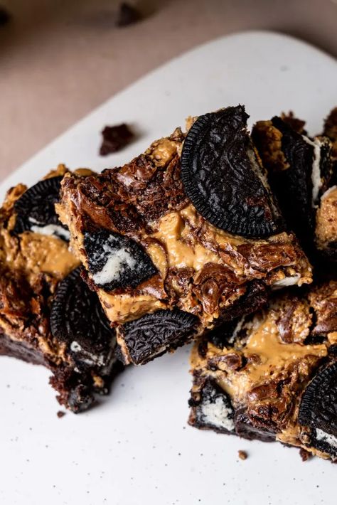 Oreo Peanut Butter Brownies, Chocolate Peanut Butter Desserts, Cocoa Powder Cookies, The Parent Trap, Peanut Butter Oreo, Butter Brownies, Oreo Brownies, Parent Trap, Peanut Butter Desserts