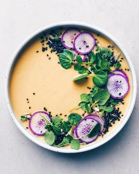 I could really go for a big bowl of this color theory: yellow and purple complementary Roasted Cauliflower Soup, Cauliflower Soup, Brain Food, Food Trends, Roasted Cauliflower, Healthy Soup, Immune Boosting, Food Presentation, Food Plating