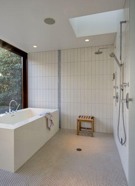 Gallery of Broadmoor Residence / David Coleman Architecture - 21 Soapstone Bathroom, Small Shower Room, Wet Room Bathroom, Japanese Bathroom, Small Bathroom With Shower, Minimalist Bathroom Design, Bathroom Design Trends, Small Showers, Wet Room