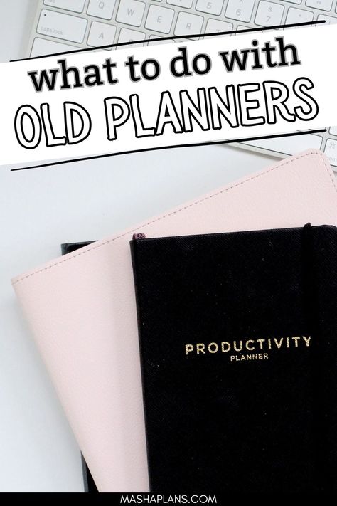 What to do with old planners? Don't toss them out just yet! 📚✨ Discover 11 clever and creative ways to ruse your old planners! From crafty DIY projects to organizational hacks, find out old planner ideas to give them a new lease on life. Click through to get inspired! #Upcycling #PlannerDIY #OrganizeWithPurpose How To Make A Calendar In A Notebook, Perpetual Journal, Daily Planner Diy, Diy Planner Notebook Layout, Planner Vintage, Make A Calendar, Diy Planner Notebook, Organizational Hacks, Highlighter Set