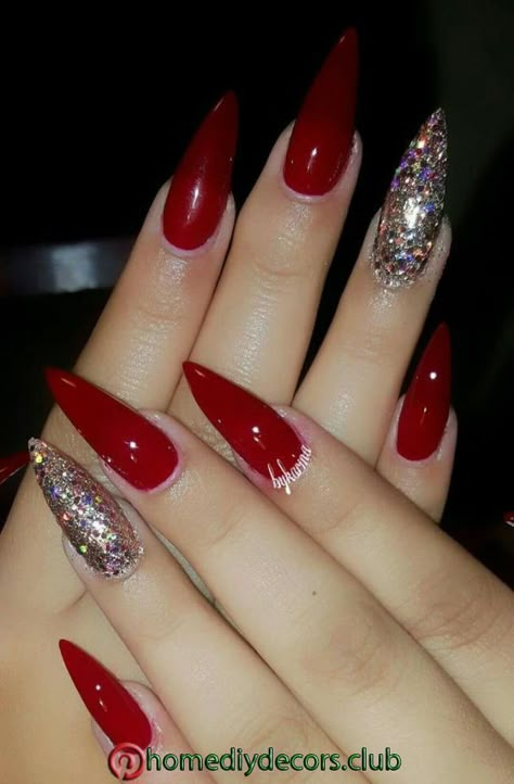 Red Stiletto Nails, Red Nail Art Designs, Nails With Glitter, Red Nail Art, Stiletto Nail Art, Red Acrylic Nails, Valentine Nails, Acrylic Nail Art, Silver Nails