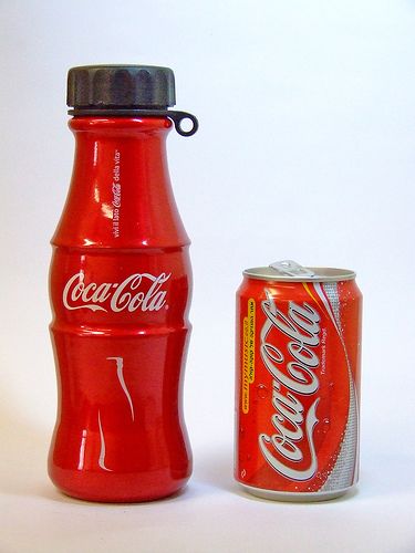 Coca-Cola 600 ml Special Aluminun Bottle Milan, via Flickr. Coca Cola Merchandise, John Pemberton, Coke Drink, Cocoa Cola, Coca-cola 600, Coke Machine, Coke Collectibles, Coca Cola Decor, Always Coca Cola