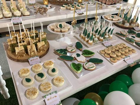 gold-and-hunter-green-safari-baby-shower-desserts-side-view Hunter Green Baby Shower Ideas, Safari Baby Shower Treats, Safari Desserts, Magnum Cake, Brunch Punch, Wild Baby Shower, Safari Baby Shower Boy, Jungle Thema, Baby Shower Safari Theme