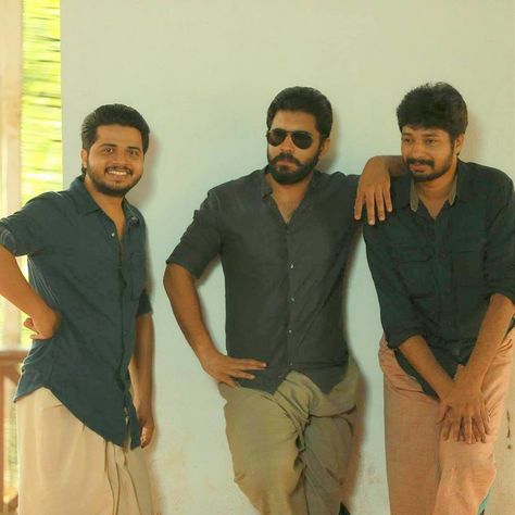 2 Boys Friendship Pic, Movies Malayalam, Friendship Images, Friendship Photography, Malayalam Movie, Malayalam Cinema, Love Couple Images, Best Friend Outfits, Film Images