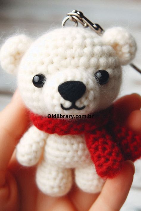 Learn how to crochet a cute polar bear keychain with this simple amigurumi pattern. A fun winter accessory perfect for beginners and makes a great gift! Crochet Winter Keychain, Crochet Bear Easy, Crochet Bear Pattern Free Easy, Christmas Bear Crochet, Winter Amigurumi Free Pattern, Polar Bear Crochet Pattern Free, Crochet Polar Bear Pattern Free, Simple Crochet Keychain, Crochet Plushies Easy