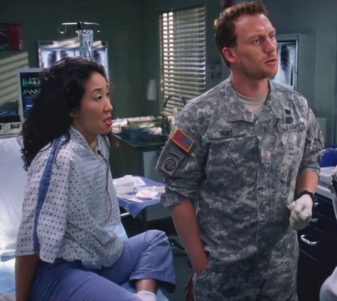 Greys Anatomy Season 4, Cristina And Owen, Greys Anatomy Derek, Christina Yang, Grey's Anatomy Doctors, Kaptan Jack Sparrow, Grays Anatomy Tv, Greys Anatomy Funny, Greys Anatomy Characters