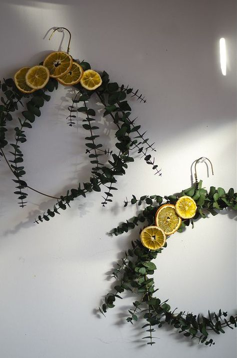 Julkransar Diy, Koti Diy, Happy Winter Solstice, Orange Wreath, Happy Winter, Eucalyptus Wreath, Natural Christmas, Deco Floral, Noel Christmas