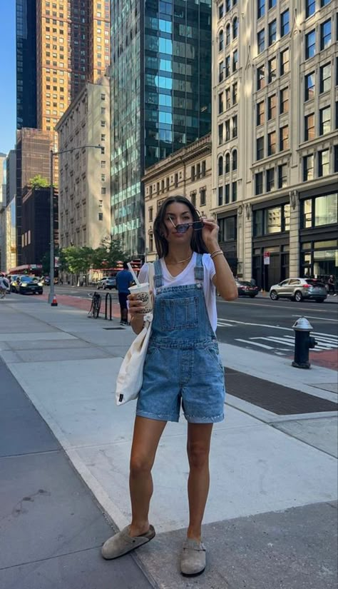 Boston Summer Outfits, Berkinstocks Outfit, Clog Outfit Summer, Birkenstock Outfit Summer, Boston Clogs Outfit, Birkenstock Clogs Outfit, Birks Outfit, Birkenstock Boston Outfit, Boston Birkenstock