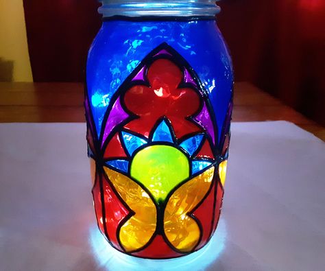 Mason Jar Projects, Jar Art, Likes And Dislikes, Mason Jar Gifts, Stained Glass Diy, Glass Mason Jars, Do It Yourself Crafts, Diy Art Projects, Jar Lights