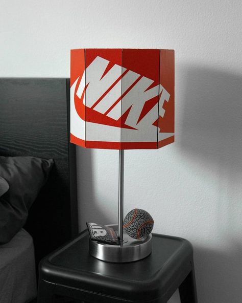 Nike Decor, Sneakers Dress Outfit, Nike Shoe Box, Streetwear Fashion Menswear, Streetwear Fashion Urban, Mens Bedroom Decor, Basketball Room, Cool Room Decor, Nike Shoe