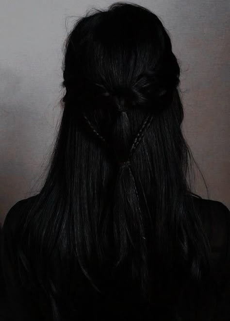 Dark Haired Girl Aesthetic, Long Dark Hair Aesthetic, Elf Black Hair, Black Hair Royal Aesthetic, Belladonna Aesthetic, Dark Hair Aesthetic, Black Hair Fantasy Aesthetic, Black Haired Princess Aesthetic, Black Hair Medieval Aesthetic