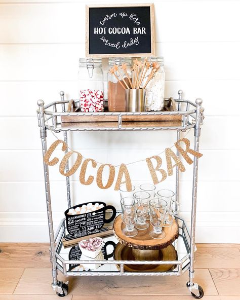 Hot Chocolate Trolley, Modern Hot Cocoa Bar, Rustic Hot Chocolate Bar Ideas, Elegant Hot Chocolate Bar, Hot Cocoa Bar Cart Ideas, Hot Coco Bar Cart, Hot Coco Cart, Hot Cocoa Cart Ideas, Farmhouse Bar Cart Decor