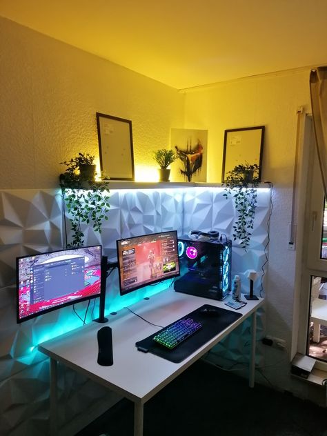 Small Game Room Ideas, Bedroom Gaming Setup, Teen Room Designs, Room Improvement, Games Room Inspiration, Small Game Rooms, Gaming Room Ideas, Gaming Desk Setup, Dream Setup