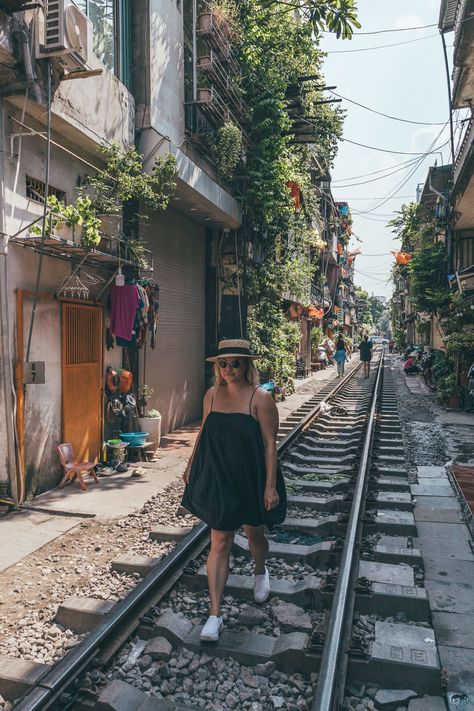 Hanoi Train Street Hanoi Train Street, Hanoi Outfit, Vietnam Outfits, Vietnam Outfit, Vietnam Pictures, Vietnam Pics, Travel Aesthetics, Ig Photos, Sa Pa