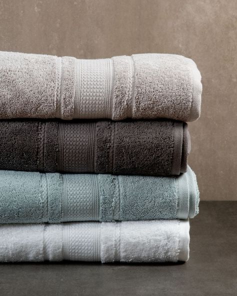 Soak Up the Savings! 🛁 Refresh your bathroom with our Luxury Egyptian Cotton towel range. Whether you’re restocking or upgrading, this range is the epitome of softness and durability. Embrace luxury for less and SAVE more than 25% OFF your purchase. || Links in the Bio. ☝️ #WhitehouseContinentalLinen #BedBathHome #Bathroom #Towels #EgyptianCotton #LuxuryForLess Egyptian Cotton Towels, Egyptian Cotton, Bathroom Towels, Bedding Set, Towels, Dream House, Range, Quick Saves