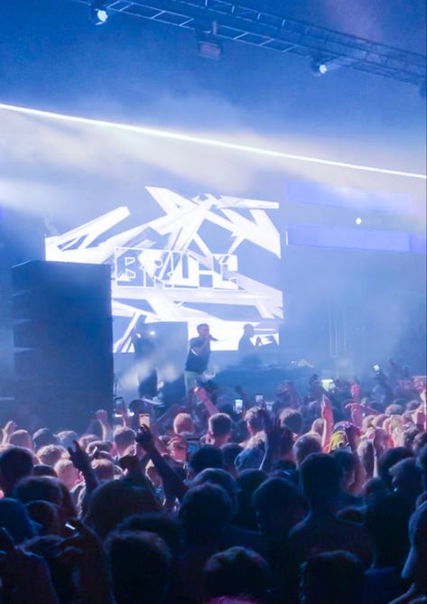 Festival | boardmasters | uk | cornwall | newquay | rave | concert | unleashed | tent | dnb | music | lights | crowd | blue | aesthetic | vibey Dnb Rave Aesthetic, Rave Pictures, Cornwall Newquay, Rave Aesthetic, Rave Concert, Light Music, Blue Aesthetic, Cornwall, Rappers