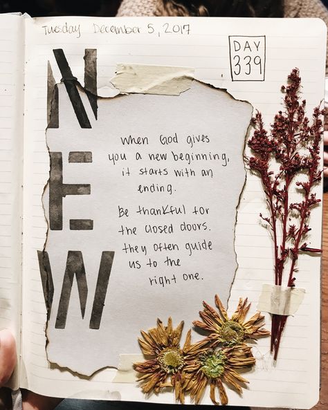 Bible Scrapbooking Ideas, Bible Scrapbook, Journal Bible Quotes, Bible Journaling Ideas Drawings, Bible Journal Notes, Christian Book, Inspire Bible Journaling, Bible Study Notebook, Scrapbook Book