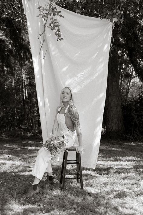 Sheet Outdoor Photoshoot, Sheet Photography, White Backdrop Photoshoot Outside, White Sheet Backdrop Photoshoot Outside, Outdoor Photography Studio, White Linen Photoshoot, Outdoor Studio Photography, White Sheet Backdrop Photoshoot, Outdoor Backdrop Photoshoot