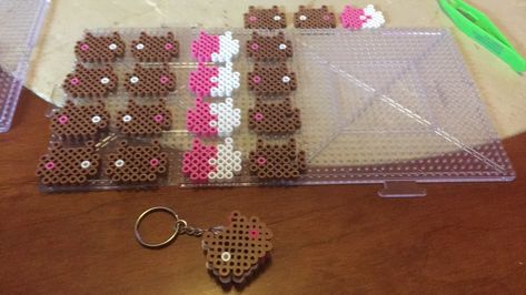 Heartstopper Perler Beads, Perler Keychain Ideas, 3d Perler Bead Patterns Easy, Steven Universe Perler Beads, Steven Universe Pixel Art, Steven Universe Crafts, Chowder Perler Beads, Cookie Cat Perler Beads, Cute Cat Perler Beads