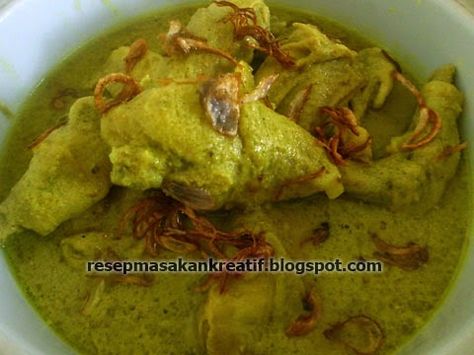 Resep Opor Ayam Bumbu Kuning - Resep Masakan Indonesia Opor Ayam, Chicken Curry Recipe Easy, Kari Ayam, Curry Recipes Easy, Indonesian Cuisine, Malaysian Food, Curry Chicken Recipes, Recipe Chicken, Food Drinks Dessert