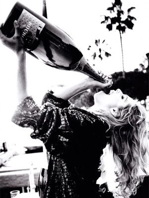 I think I'm overdoing it! Love it! Nothing beats drinking champagne out of the bottle, except if you drink it in beautiful Lalique flutes! Bachelorette Bucket Lists, Champagne Campaign, Poppin Bottles, Champagne Bubbles, Tgif, Party Girls, Birthday Wishes, Make Me Smile, A Woman