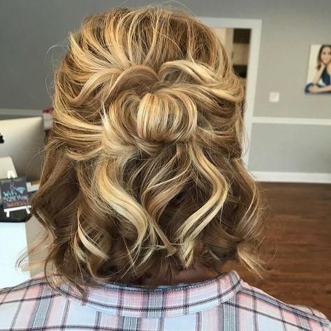 80 Updos For Short Hair Perfect For Any Occasion Special Occasion Hair Short, Simple Wedding Hair For Short Hair, Semi Updo Hairstyles Short Hair, Wedding Updo Mother Of Groom, Mob Short Hair Styles, Hairdo For Mother Of Groom, Short Layered Wedding Hair, Up Do Hair Styles For Short Hair, Short Bob Mother Of The Bride Hairstyles