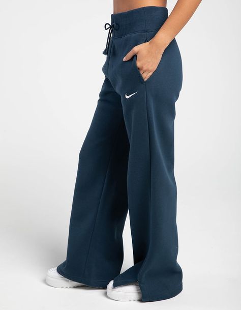 NIKE Sportswear Phoenix Womens Wide Leg Fleece Sweatpants - NAVY | Tillys Nike Flare Sweatpants, Winter Bottoms For Women, Nike Sweatpants Set, Nike Wide Leg Sweatpants, Cute Nike Clothes, Nike Clothes Women, Cute Sweat Pants, Wide Leg Sweatpants Outfit, Sweat Pants Outfit