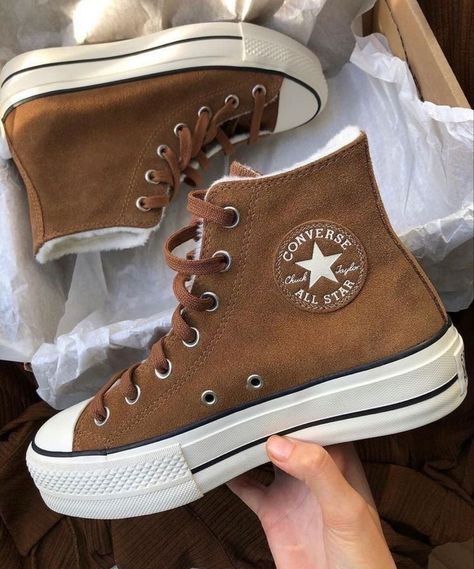 Cute Converse Shoes, Converse Aesthetic, Brown Converse, Cute Converse, Dr Shoes, Shoes Ideas, Hype Shoes, Aesthetic Shoes, Swag Shoes