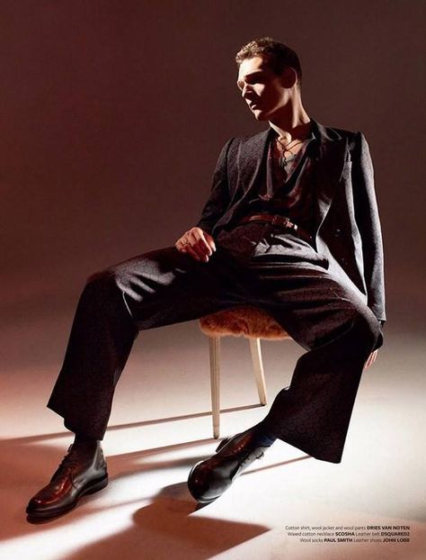 Alexandre Cunha Man Sitting In Chair Pose, Cool Poses Male, Mini Moodboard, Models Polaroids, High Fashion Poses, Male Portrait Poses, Men Fashion Photoshoot, Fashion Models Men, Characters Inspiration