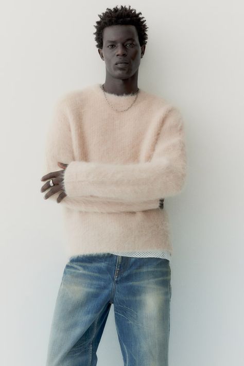 Boxy Fit Alpaca-Blend Sweater - Light beige - Men | H&M US Pink Sweater Men, Oversized Sweater Men, Cashmere Sweater Men, Wool Sweater Men, Sweaters And Cardigans, Boxy Sweater, Men's Sweaters, Orange Sweaters, Vests Mens