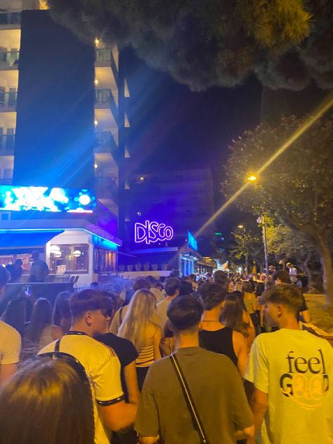 Spain Club Aesthetic, Spain Party Aesthetic, Spain Clubbing, Spain Culture Aesthetic, Lloret De Mar Aesthetic, Spain Summer Aesthetic, Barcelona Spain Aesthetic, Spain Vibes, Northern Spain Travel