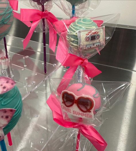 Taylor Swift cake pops as an addition to a fabulous Swiftie Party Taylor Swift Cake Pops, Swiftie Party, Taylor Swift Cake, Taylor Swift Birthday, Cake Pops, Taylor Swift, Swift, Cake, Birthday