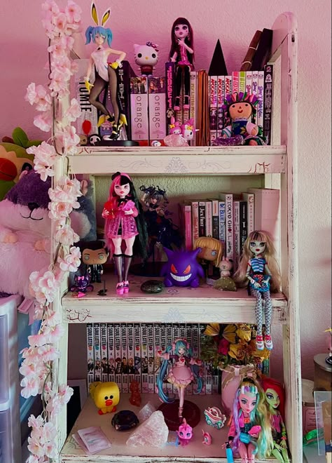 Monster High Bedroom, Best Room Ideas, Monster High Room, Ideas Cuarto, Doll Backpack, Diy Room Decor For Teens, Best Room, Otaku Room, Goth Decor