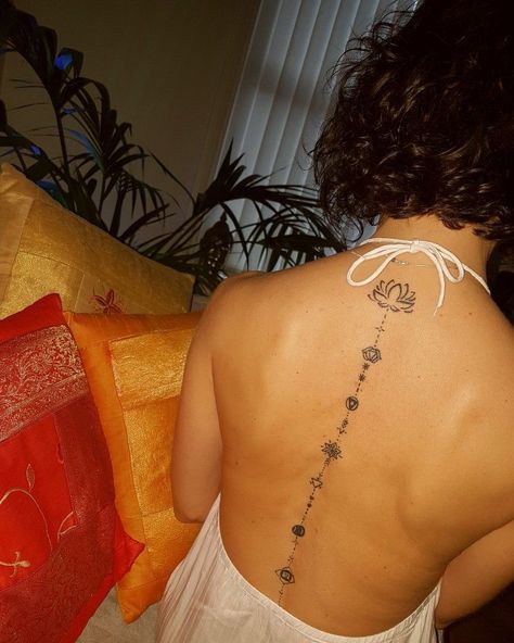 Chakra Tattoo Sternum, Tattoo Chakra Symbols, Chakra Tattoo Back, Scorpio Back Tattoo, Chakra Symbols Tattoo, Chakra Tattoo Spine, Chakra Back Tattoo, Chakra Tattoo Ideas, Tattoo Espalda Mujer