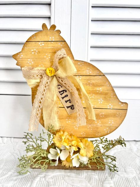 Spring Crafts To Sell Diy, Rustic Spring Decor Diy, Easter Chicks Crafts, Rustic Easter Decor Ideas, Spring Diy Crafts, Rustic Spring Decor, Easter Chick Craft, Easter Crafts Dollar Store, Primitive Spring