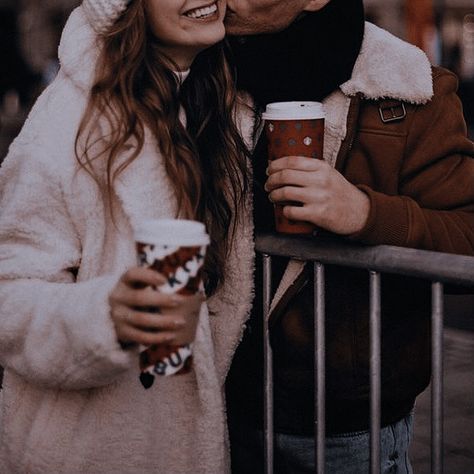 Holiday Love Aesthetic, Hot Chocolate Aesthetic Couple Pic, Couple Watching Christmas Movie, Christmas Romance Aesthetic, Christmas Couple Aesthetic, Chloe Liese, Holiday Romance Books, Christmas Couple Pictures, Holiday Shoot