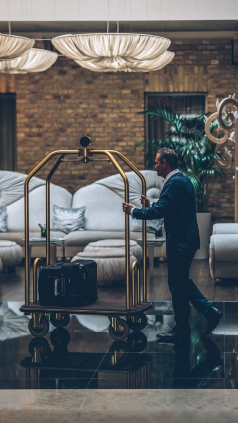 Hotel Check In Aesthetic, Hotel Services Hospitality, Concierge Aesthetic, Luxury Hotel Aesthetic, High End Hotel, Luxury Concierge Services, Hotel Lifestyle, Luxury Hotels Lobby, Hotel Photoshoot