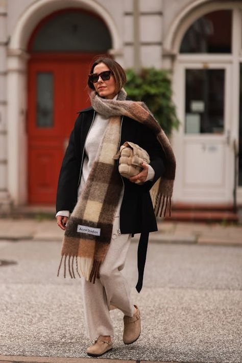 Nail Birkenstock Clog Style For An Effortlessly Chic Look Acne Studio Scarf, Wool Scarf Outfit, Fall In France, Big Scarf Outfit, Outfit Ideas Drip, Beanie Balaclava, Acne Scarf, Luxury Throw Pillows, Scarf Aesthetic