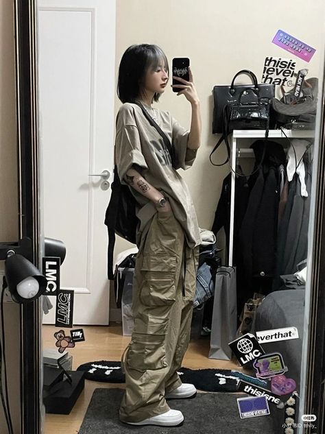 On The Floor, The Floor, Harajuku, Outfit Ideas, Mirror, Clothes