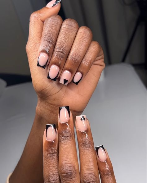 Gel Nails Ideas Short Neutral Design, Classy Work Nails Short, Short Black Nails Black Women, Short Gel Nails Black Women, Short Nail Ideas Black Women, Short Nails Design Ideas 2024, Short Nail Designs Black Women, Natural Gel Nails Ideas Short, Black Tips Nails