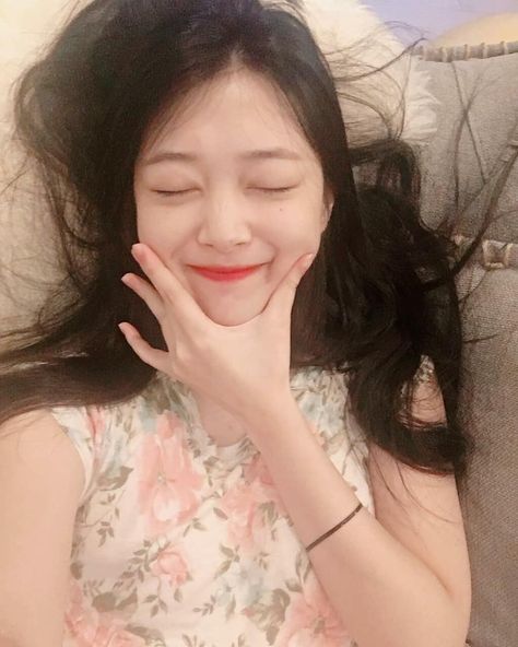 Sulli Choi, Choi Jin, Pretty Angel, I Miss U, Peach Blossoms, Aesthetic Images, Korean Idol, Bright Stars, K Idols