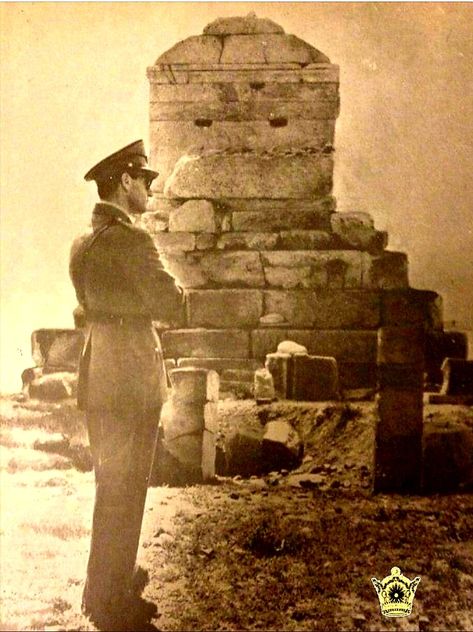 Tomb Of Cyrus The Great, Cyrus King Of Persia, Tomb Of Cyrus, Mohammad Reza Pahlavi, Shah Of Iran, Reza Pahlavi, King Of Persia, Persian Warrior, Persian People