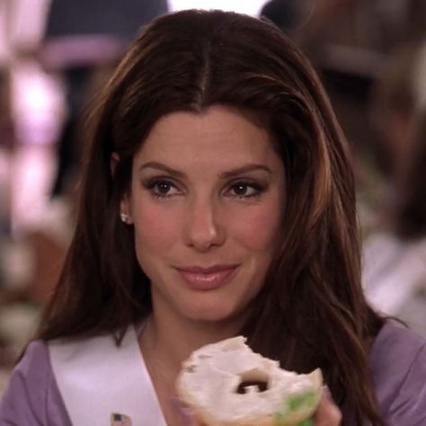 Miss Congeniality Aesthetic, Sandra Bullock 90s Hair, Sandra Bullock Makeup, Ms Congeniality, Sandra Bullock Hair 90s, Gracie Hart, Miss Congeniality 2, 90s Bombshell, Bible Funny