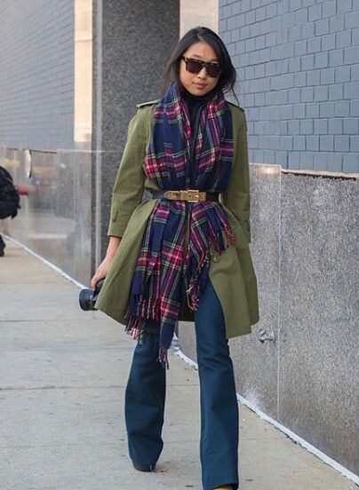 Belted Scarf Outfit, Scarf Over Coat, Scarf As Skirt, Scarf With Belt, Belted Scarf, Plaid Scarf Outfit, Scarf Wearing Styles, Fashion Hacks Clothes, Fashion Mistakes