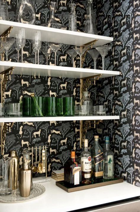 Built-in-bar area Bar Nook, Home Bar Areas, Basement Bar Designs, Brooklyn Brownstone, Wallpaper Shelves, Bar Inspiration, Diy Playbook, Built In Bar, Home Bar Designs