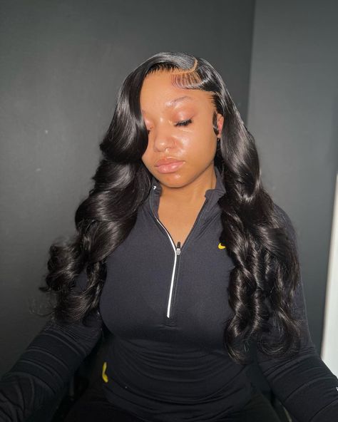 Curled Lace Front Wigs Side Part, Wig Side Part With Curls, Side Part Body Wave Sew In, Side Part With Layers, Side Part Wig With Curls, Side Part Layered Hair, Side Part With Curls, Black Wavy Wig, Frontal Wig Hairstyles